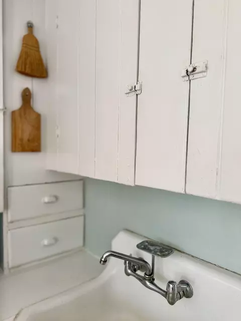 Kitchen - 7 Mountain St, Vinalhaven, ME 04863 photo 3 of 6