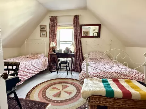 Bedroom - 7 Mountain St, Vinalhaven, ME 04863 photo 3 of 7