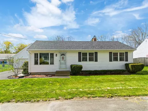 Exterior - 22 Mayflower Rd, Augusta, ME 04330 photo 2 of 9
