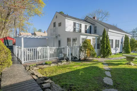18 Waldo Ave, Belfast, ME 04915