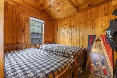 Bedroom - 965 Arnold Trl, Eustis, ME 04936 photo 2 of 2