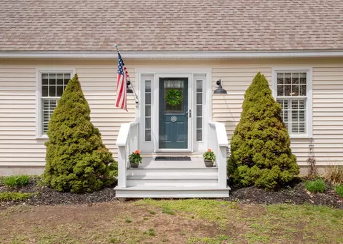 176 Weeks Rd, Gorham, ME 04038