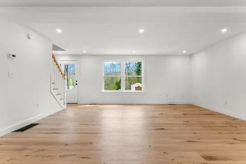 Living - 256 Berwick Rd, Ogunquit, ME 03907 photo 2 of 3