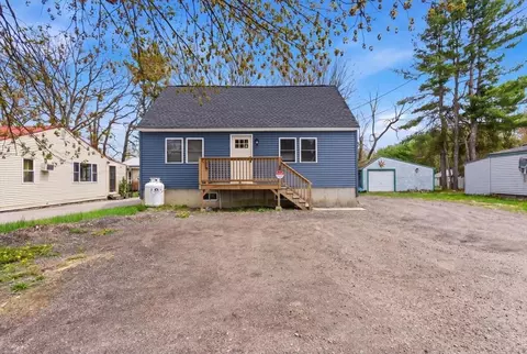 18 Coolidge Ave, Saco, ME 04072