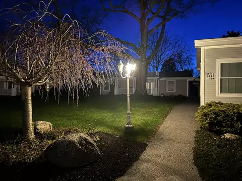 6 Hilltop Dr #6, Rockport, ME 04856
