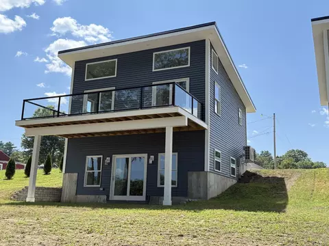 148 Washington St #A, Limerick, ME 04048