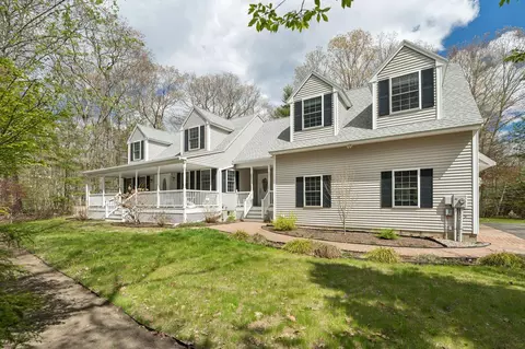 20 Rachel Dr, Kennebunk, ME 04043