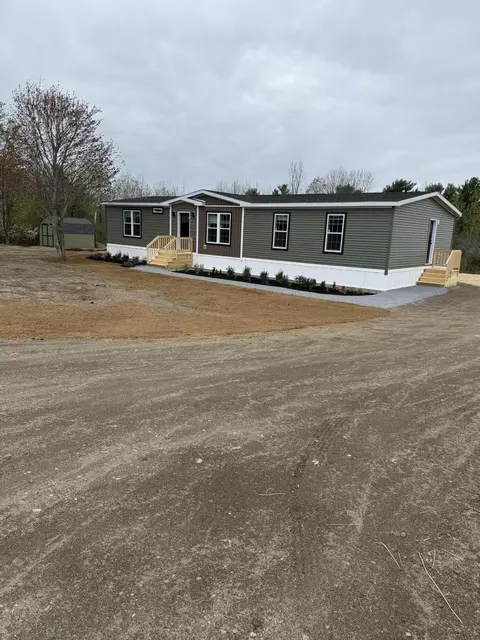 348 Hanson Rd, China, ME 04358