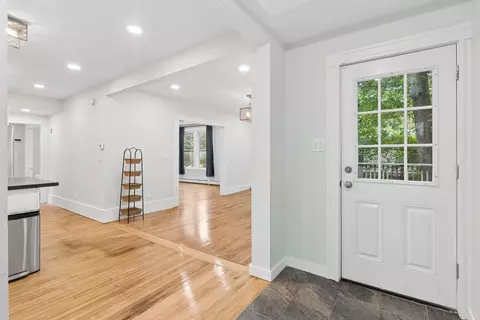 Entry Way - 153 Cony St, Augusta, ME 04330 photo 2 of 3