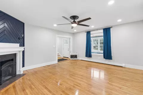 Living - 153 Cony St, Augusta, ME 04330 photo 3 of 4