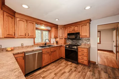 Kitchen - 16 Buttonwood Dr, Berwick, ME 03901 photo 2 of 3