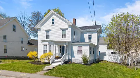 44 Chapel St, Augusta, ME 04330