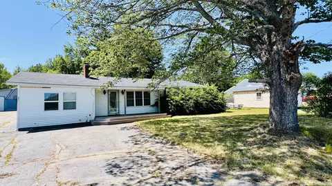 50 River Rd, Howland, ME 04448