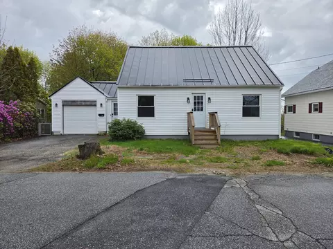 35 Webber Ave, Lewiston, ME 04240