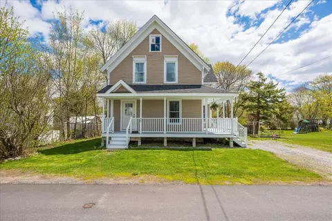 35 Orange St, Rockland, ME 04841