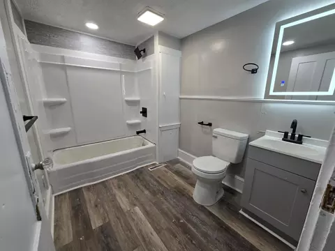 Bath - 9 Morton Pl, Augusta, ME 04330 photo 1 of 7