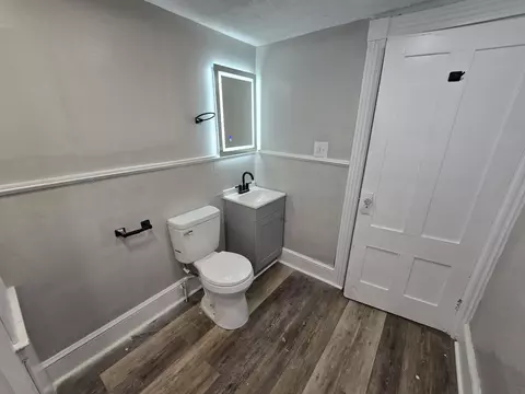 Bath - 9 Morton Pl, Augusta, ME 04330 photo 2 of 7