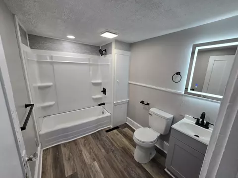 Bath - 9 Morton Pl, Augusta, ME 04330 photo 3 of 7