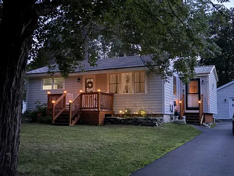 161 Charles St, Belfast, ME 04915