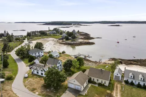 1 Fish Point Rd, New Harbor, ME 04554