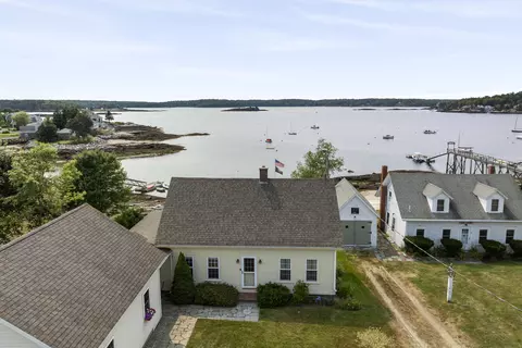 1 Fish Point Rd, New Harbor, ME 04554