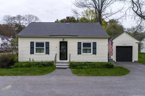 8 Oak Ave, Freeport, ME 04032