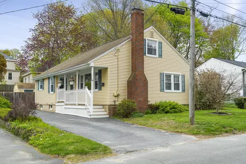 128 S Richland St, South Portland, ME 04106