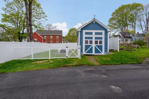 Exterior - 394 Washington St, Bath, ME 04530 photo 5 of 13