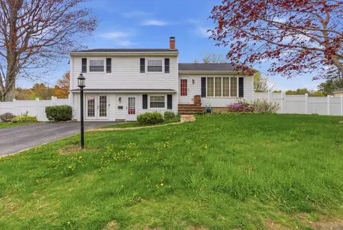 37 Stevens St, Lewiston, ME 04240