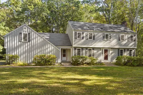 98 Harborview Dr, Yarmouth, ME 04096
