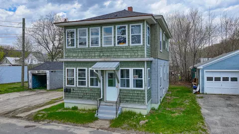 12 Brown St, Mexico, ME 04257