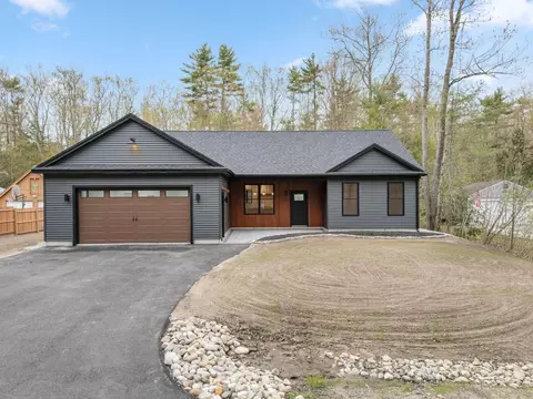 23 Robert St, Buxton, ME 04093