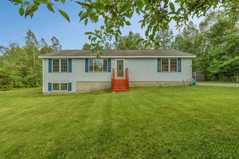 65 Center Dr, Orrington, ME 04474