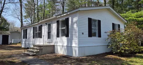 15 Deer Isle Dr, Old Orchard Beach, ME 04064