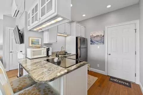 Kitchen - 115 Perkins Cove Rd, Ogunquit, ME 03907 photo 6 of 8