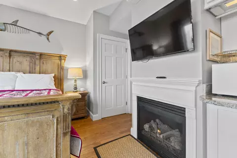 Bedroom - 115 Perkins Cove Rd, Ogunquit, ME 03907 photo 6 of 6