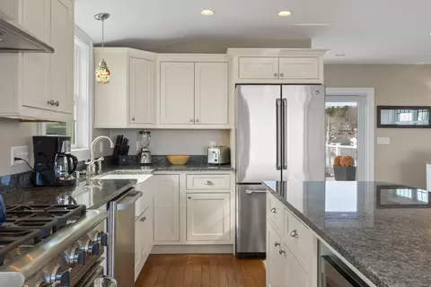 Kitchen - 115 Perkins Cove Rd, Ogunquit, ME 03907 photo 1 of 8