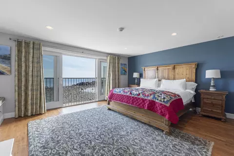 Bedroom - 115 Perkins Cove Rd, Ogunquit, ME 03907 photo 2 of 6