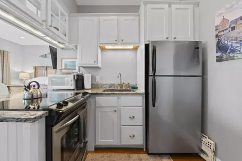 Kitchen - 115 Perkins Cove Rd, Ogunquit, ME 03907 photo 7 of 8