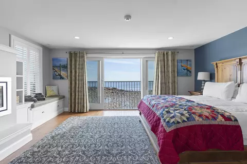 Bedroom - 115 Perkins Cove Rd, Ogunquit, ME 03907 photo 1 of 6