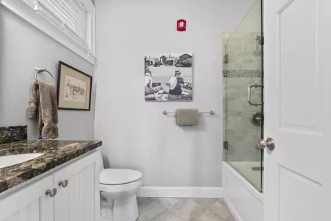 Bath - 115 Perkins Cove Rd, Ogunquit, ME 03907 photo 5 of 5
