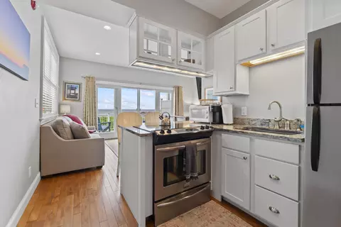 Kitchen - 115 Perkins Cove Rd, Ogunquit, ME 03907 photo 8 of 8