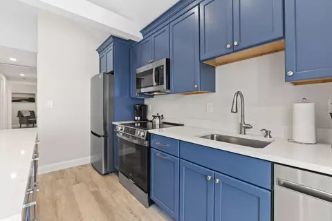 Kitchen - 117 Perkins Cove Rd, Ogunquit, ME 03907 photo 3 of 11