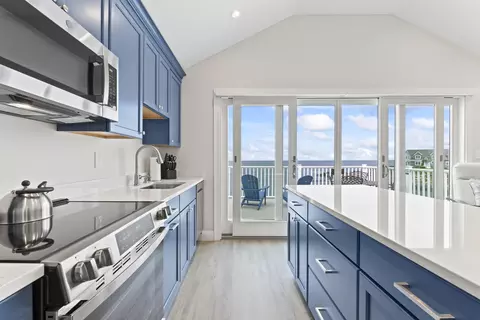 Kitchen - 117 Perkins Cove Rd, Ogunquit, ME 03907 photo 2 of 11