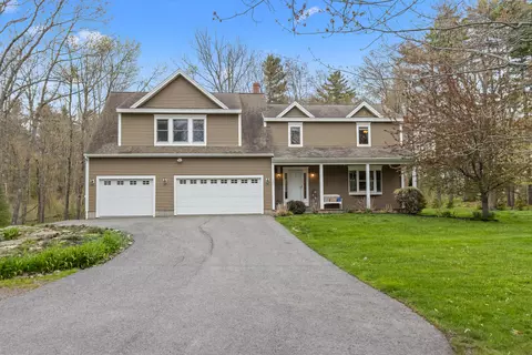 20 Ledgewood Dr, Portland, ME 04105