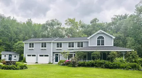11 Baker Rd, Winterport, ME 04496