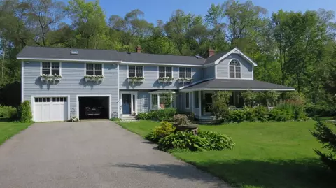 11 Baker Rd, Winterport, ME 04496
