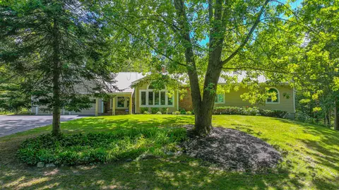 37 Woodland Shore Dr, Naples, ME 04055
