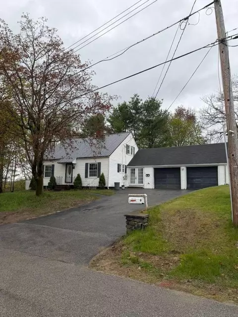 8 Free St, Jay, ME 04239