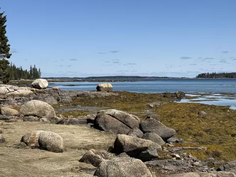 18 Jericho Bay Rd, Swans Island, ME 04685